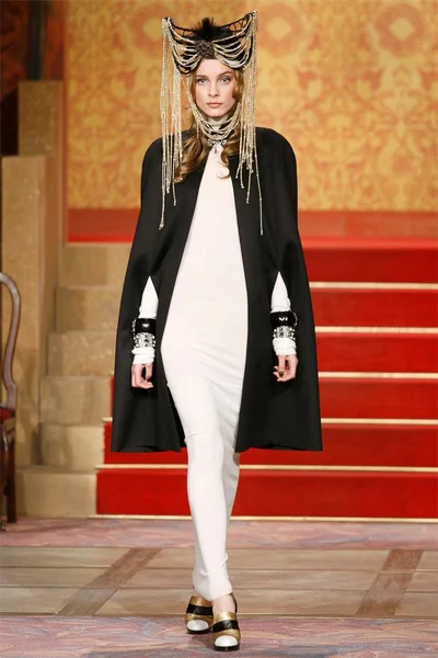 Look 13